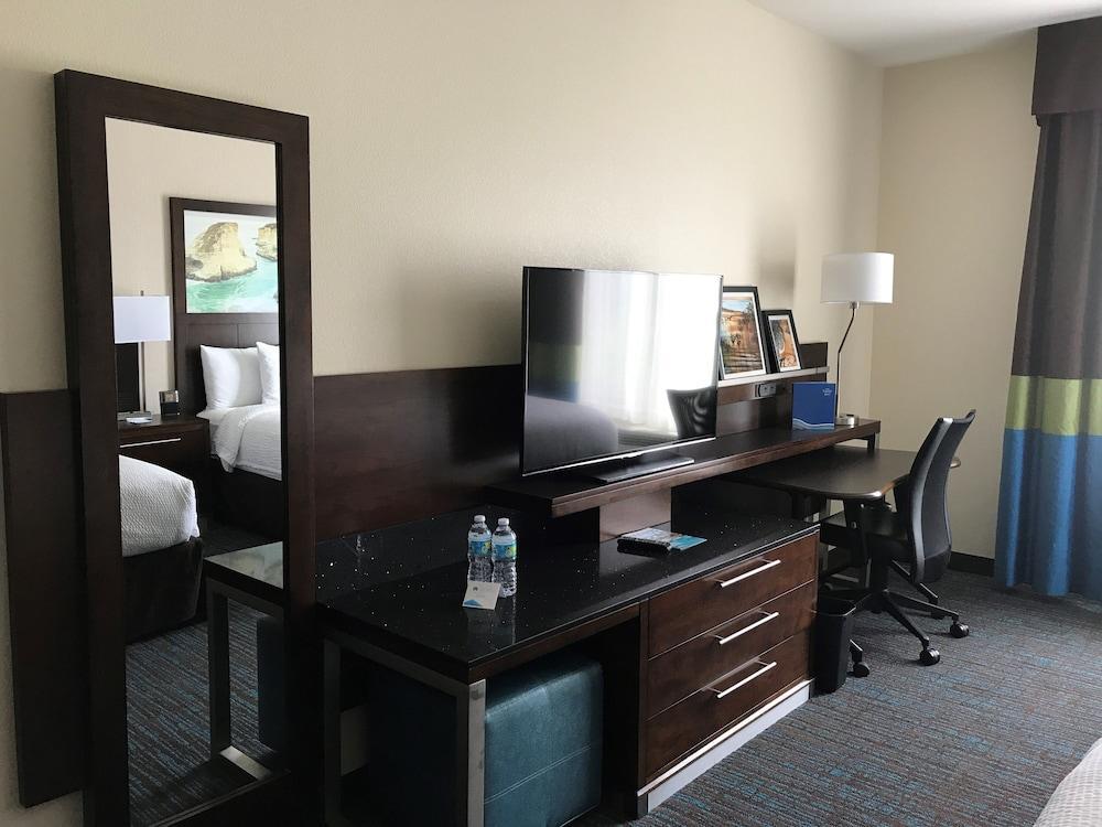 Fairfield Inn & Suites By Marriott San Diego קארסלבד מראה חיצוני תמונה